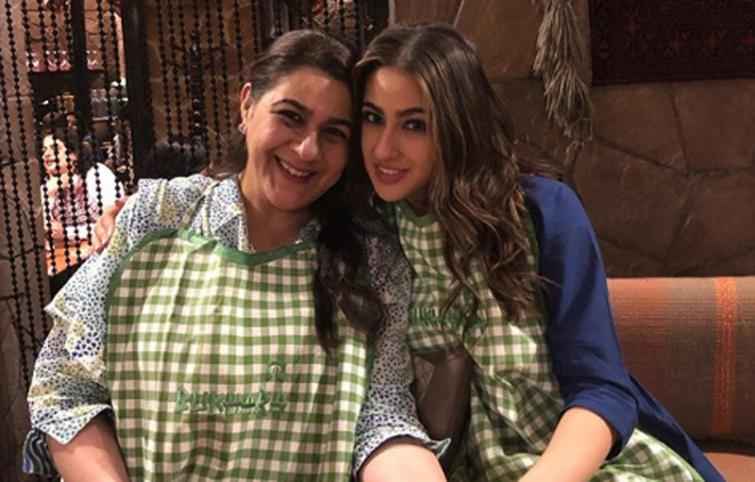 Sara Ali Khan, mom Amrita Singh enjoy their 'cheat diet'