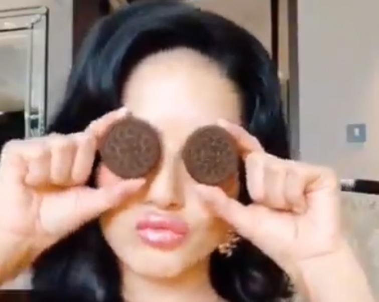 Sunny Leone shares funny video with Oreo | Indiablooms - First Portal on  Digital News Management