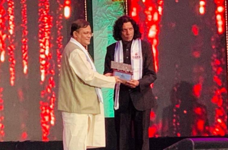 Priya Cinema Kolkata receives award at Bharat Bangla Film Awards