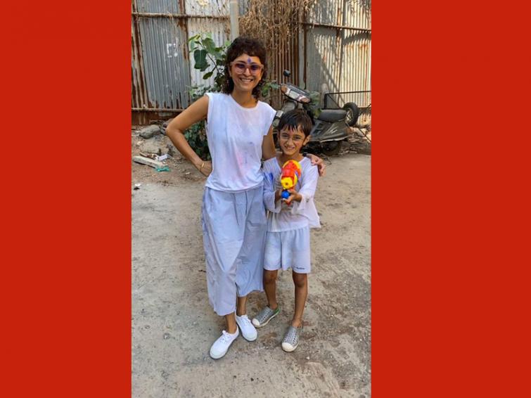Holi Mubarak: Aamir Khan greets fans, shares images of his wife and son playing festival of colours