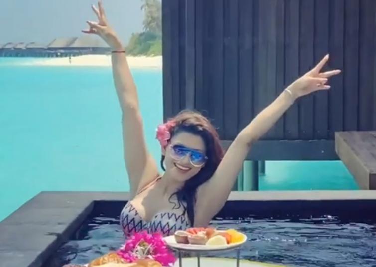 Urvashi Rautela looks sizzling in her latest pool video