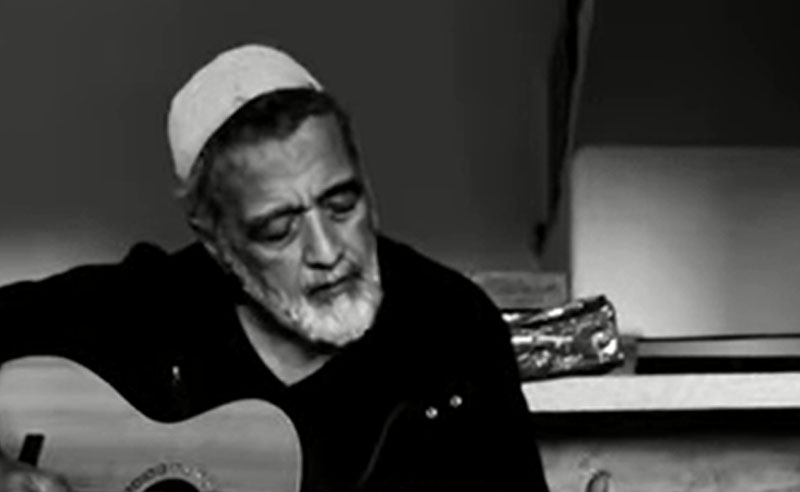 Netizens enjoying viral video of Lucky Ali singing his soulful O Sanam track