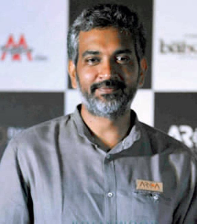 SS Rajamouli's take on 'Parasite' as 'little boring' makes Twitter angry