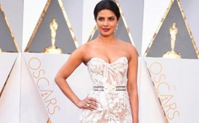 Priyanka Chopra shares throwback images of her Oscar appearance for fansÂ 