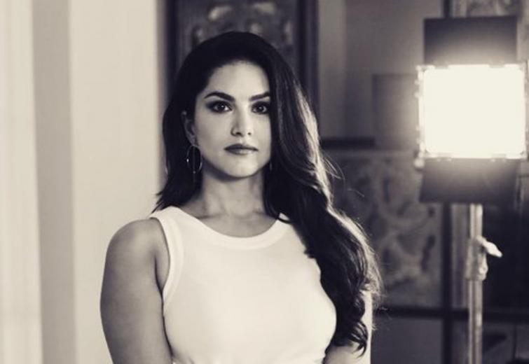 Sunny Leone bombards her fans with kisses in latest Instagram video 