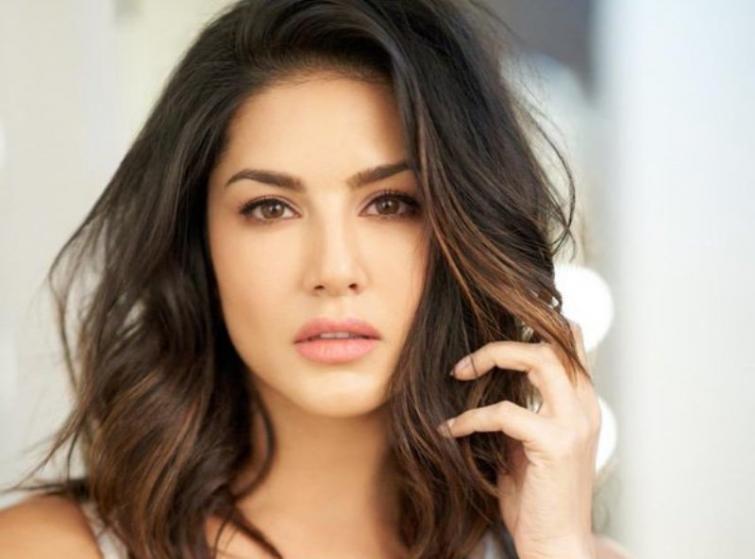 Sunny Leone posts yet another graceful image of herself on social media for fans