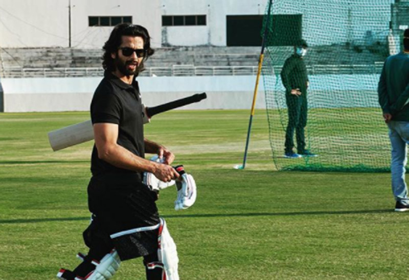 Shahid Kapoor shares photo from 'Jersey' set