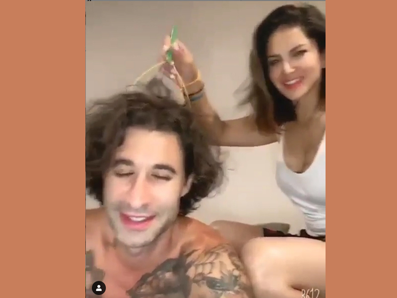 Sunny Leone is giving head message to husband Daniel in latest Instagram post, fans love it