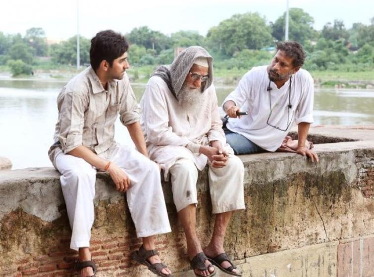 Check how Shoojit Sircar loved directing Amitabh Bachchan, Ayushmann Khurrana in 'Gulabo Sitabo'