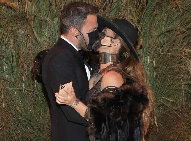 Met Gala: Ben Affleck, Jennifer Lopez leave fans amused with their stylish Red Carpet appearance