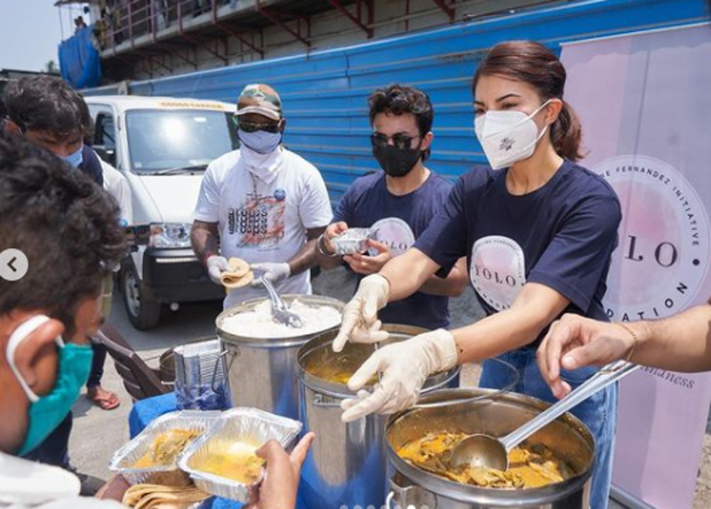 Jacqueline Fernandez extends help amid COVID-19 crisis by feeding people in need