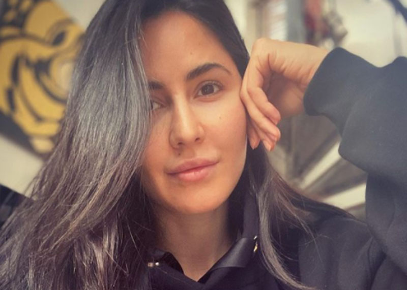 Katrina Kaif shares no-makeup selfie for fans on Instagram