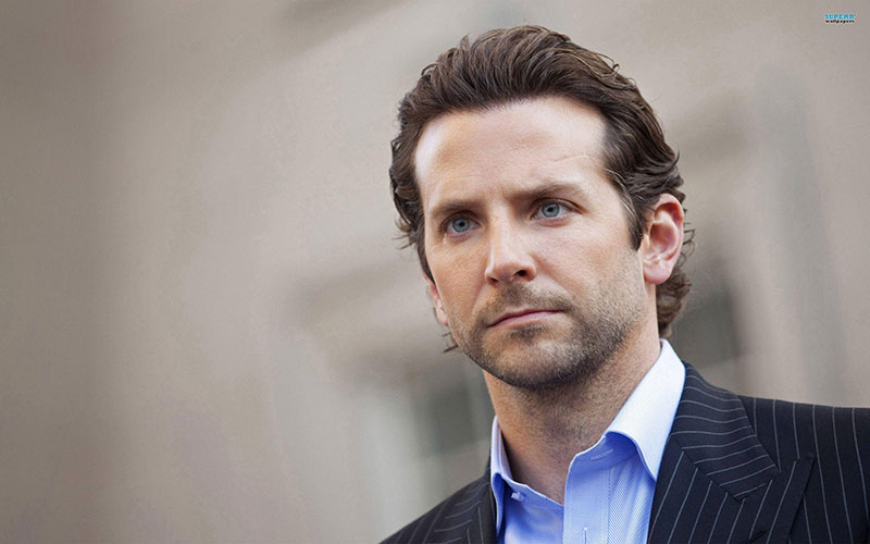 Bradley Cooper reveals he was held at knifepoint on a NYC subway