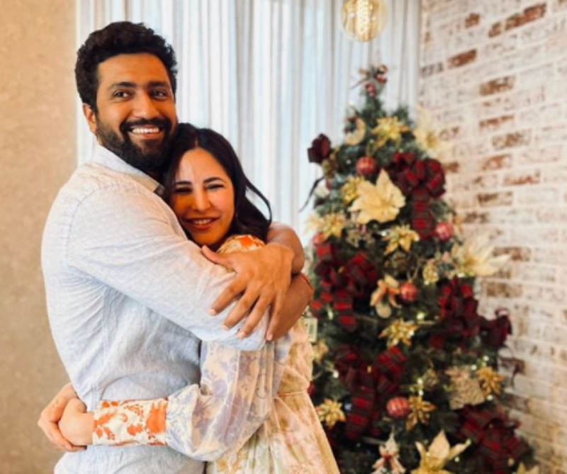 Katrina Kaif-Vicky share happy picture of their 'Merry Christmas' celebration
