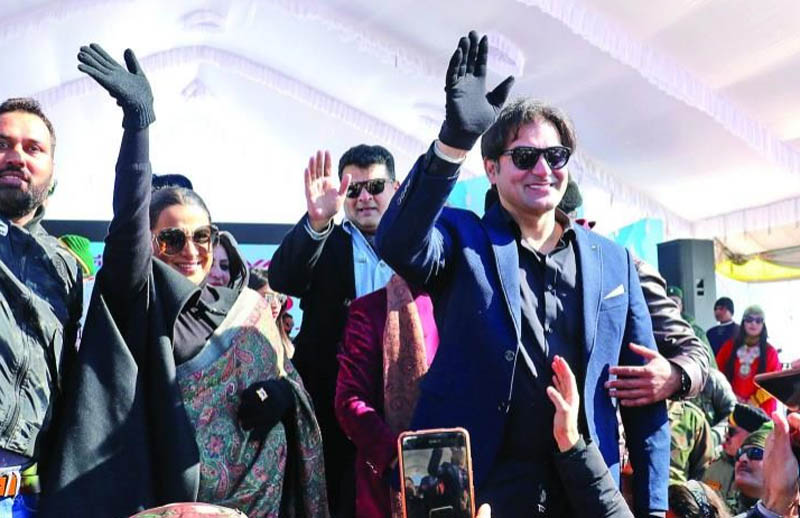 Jammu and Kashmir: Gulmarg hosts Bollywood biggies at winter festival
