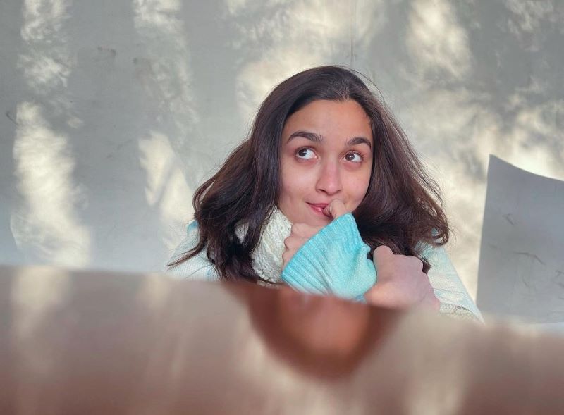 Alia Bhatt looks cute in her latest Instagram picture