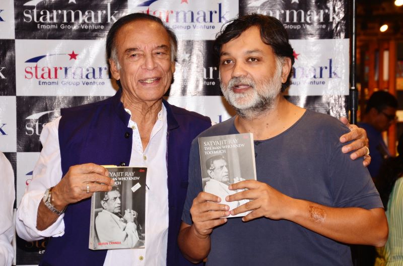 (From L to R) Barun Chanda and Srijit Mukherji at the book launch
