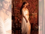 Mom-to-be Sonam Kapoor Ahuja flaunts baby bump as she dresses for Abu Jani's birthday evening