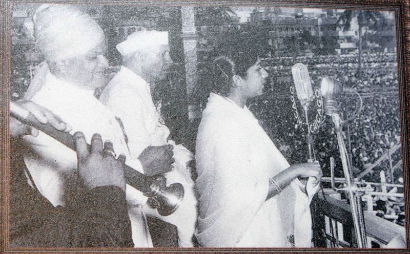 Picture of Lata Mangeshkar with Jawaharlal Nehru from the Exhibition