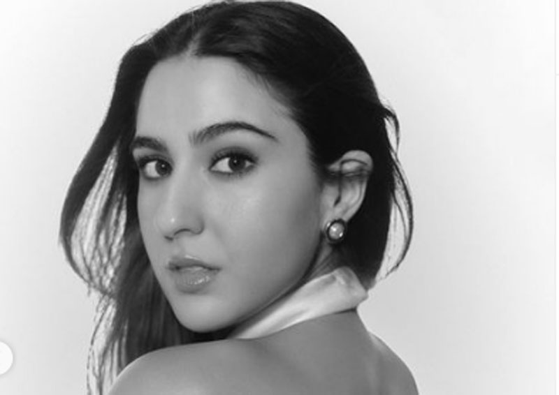 Sara Ali Khan leaves fans amazed with her gorgeous monochrome images on Instagram