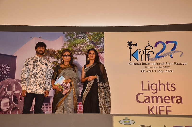 (From L to R) Tanmay Dhanania, Aparna Sen, Konkona Sen Sharma before the screening