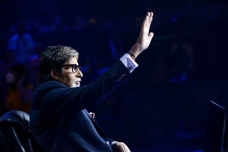 Bollywood legend Amitabh Bachchan turns 80, wishes pour in