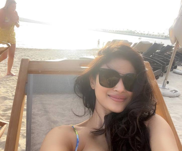 Mouni Roy's latest Instagram pictures are a treat for her fans