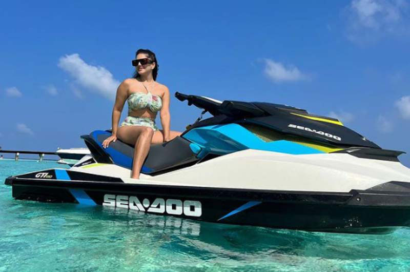 Sunny Leone jets off Monday blues in her style, check out her Instagram page to know details