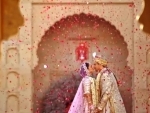 Kiara Advani treats fans with glimpses of her fairytale wedding with Sidharth Malhotra. Watch here
