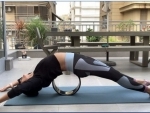 Sushmita Sen, recovering from heart attack, resumes yoga