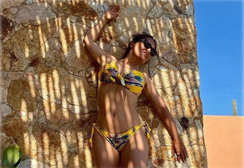 Salma Hayek's latest Instagram image will surely make you crave for summer