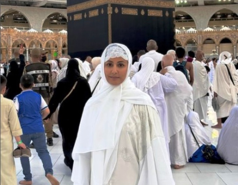 'May Allah accept our umrah': Hina Khan visits Mecca