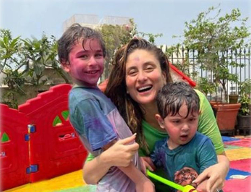 Kareena Kapoor Khan plays Holi with two special friends this year, check out