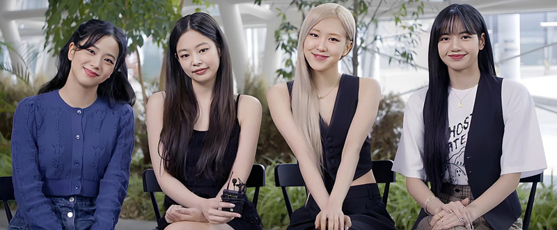 Korean girl group band Blackpink renews contract with YG Entertainment