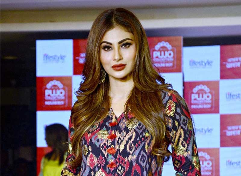 Delhi: Actress Mouni Roy forgets her passport at home, denied entry at airport