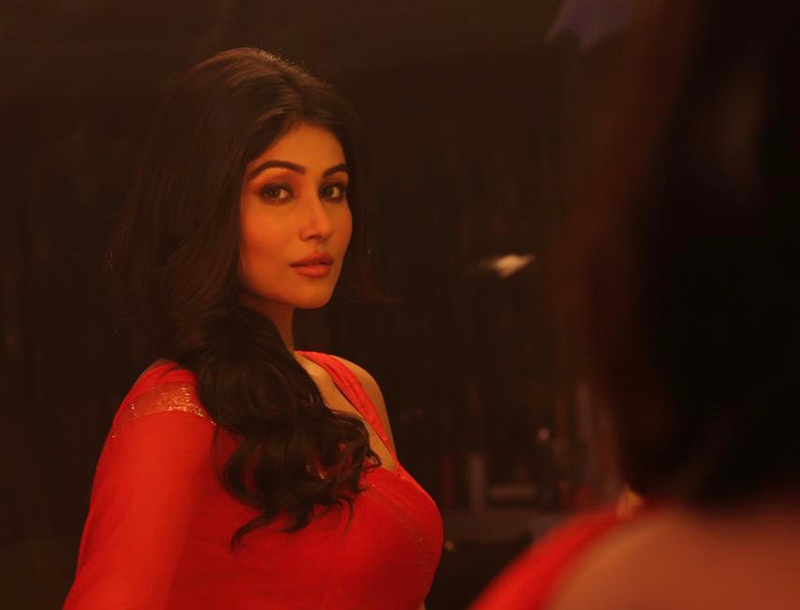 Madhurima Basak turns hairstylist in Bengali web series 'Lady Queen Gents Parlour', poster out now