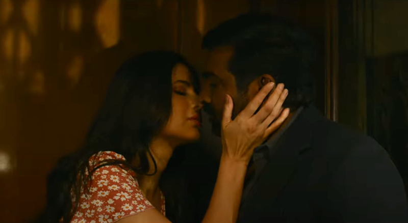 Merry Christmas: Katrina Kaif, Vijay Sethupathi's chemistry captured in Nazar Teri Toofan song