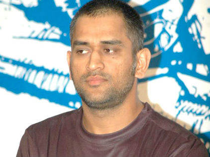 MS Dhoni retires from Test Cricket