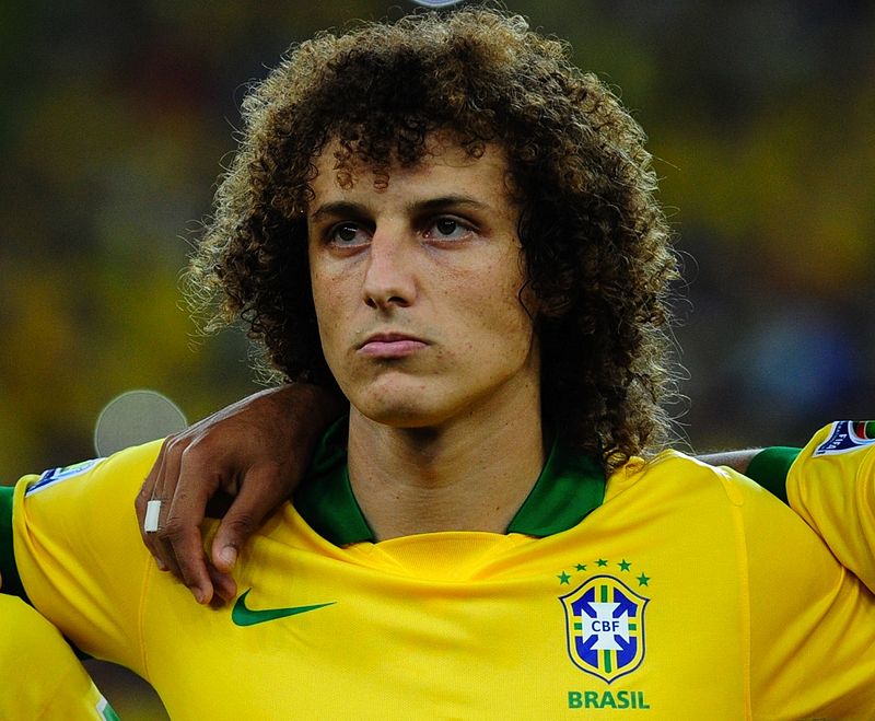 Luiz completes move from Chelsea to Paris St-Germain 