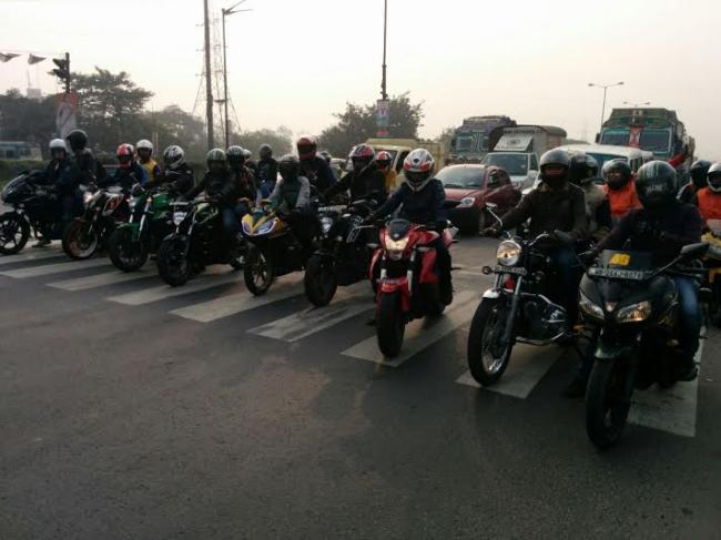 Kolkata witnesses over 300 bikers at IBW Signature Chai & Pakoda Breakfast