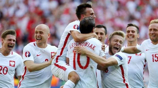 Poland edge past Switzerland on penalties
