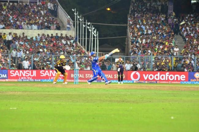 IPL: Mumbai Indians beat KKR by 6 wickets