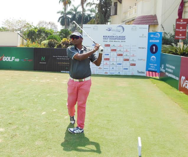 Feroz Ali Mollah makes merry on home turf, moves into three-stroke lead on day two