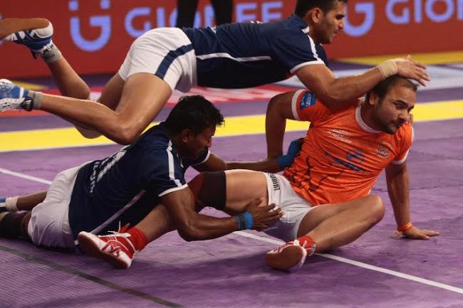 Dabang Delhi KC and PuneriPaltan game ends in a tie 27-27
