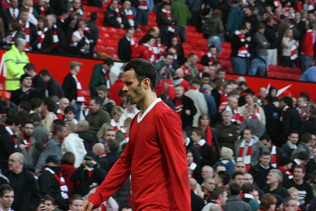 Ryan Giggs leaves Manchester United 