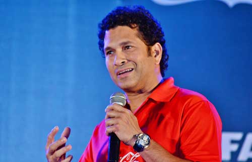 Sachin bats for the end of acid sale in India