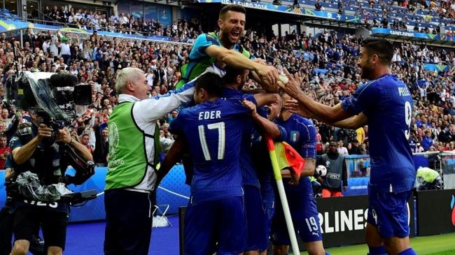 Dominant Italy brush aside champions Spain