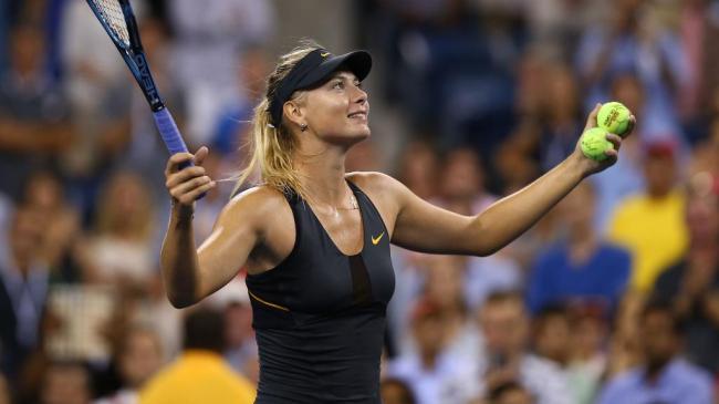 Now Russian Tennis star Maria Sharapova receives marriage proposal from fan during exhibition match
