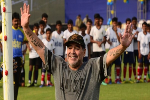 Maradona in Kolkata, spends time with school children