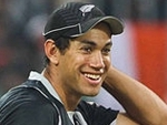 Sussex signs Ross Taylor